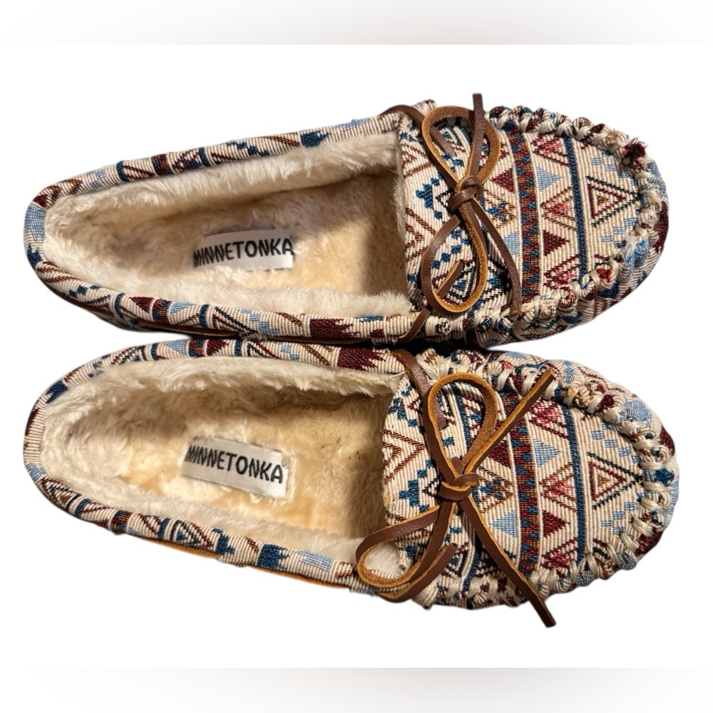 Minnetonka Women’s Cally Moccasins in cream mosaic - 7 - Picture 2 of 6